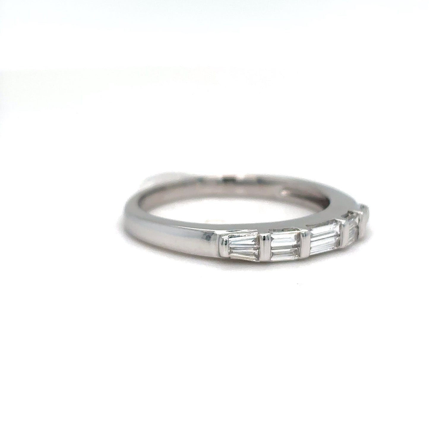 14KW  0.50CTW BAGUETTE DIAMOND BAND VS2/F-G 2.6G