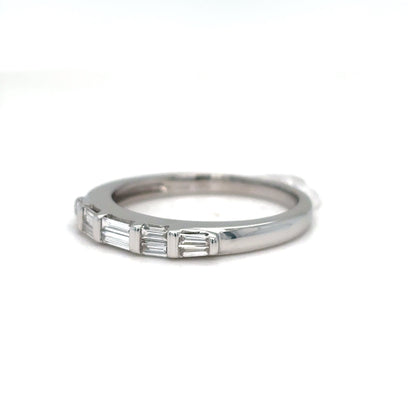 14KW  0.50CTW BAGUETTE DIAMOND BAND VS2/F-G 2.6G