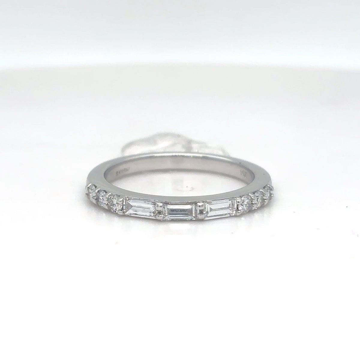 14KW 0.51CTW BAGUETTE-ROUND DIAMOND BAND VS/F-G 2.7G