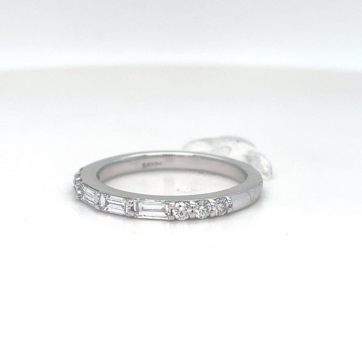 14KW 0.51CTW BAGUETTE-ROUND DIAMOND BAND VS/F-G 2.7G
