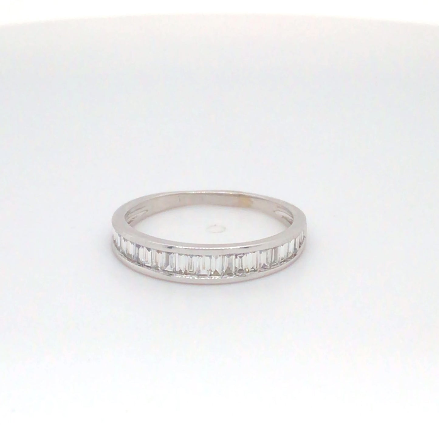 14KW 0.75CTW BAGUETTE DIAMOND BAND SI/H 1.6G