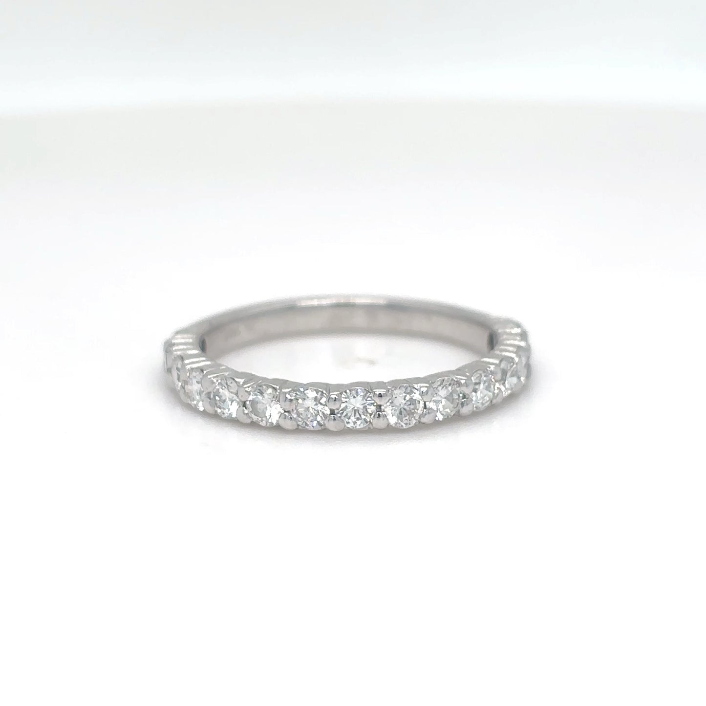 14KW 0.75CTW ROUND BRILLIANT DIAMOND BAND SI1/F-G 1.9G