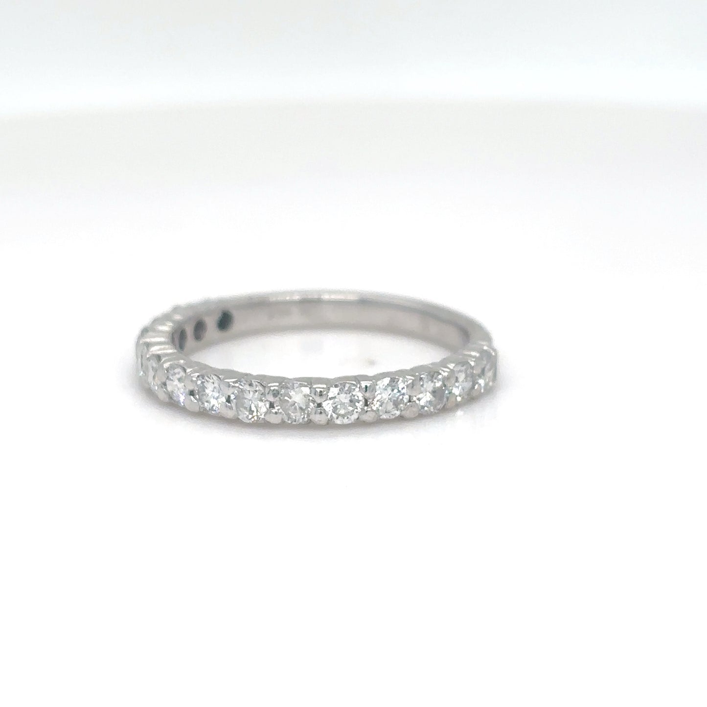 14KW 0.75CTW ROUND BRILLIANT DIAMOND BAND SI1/F-G 1.9G