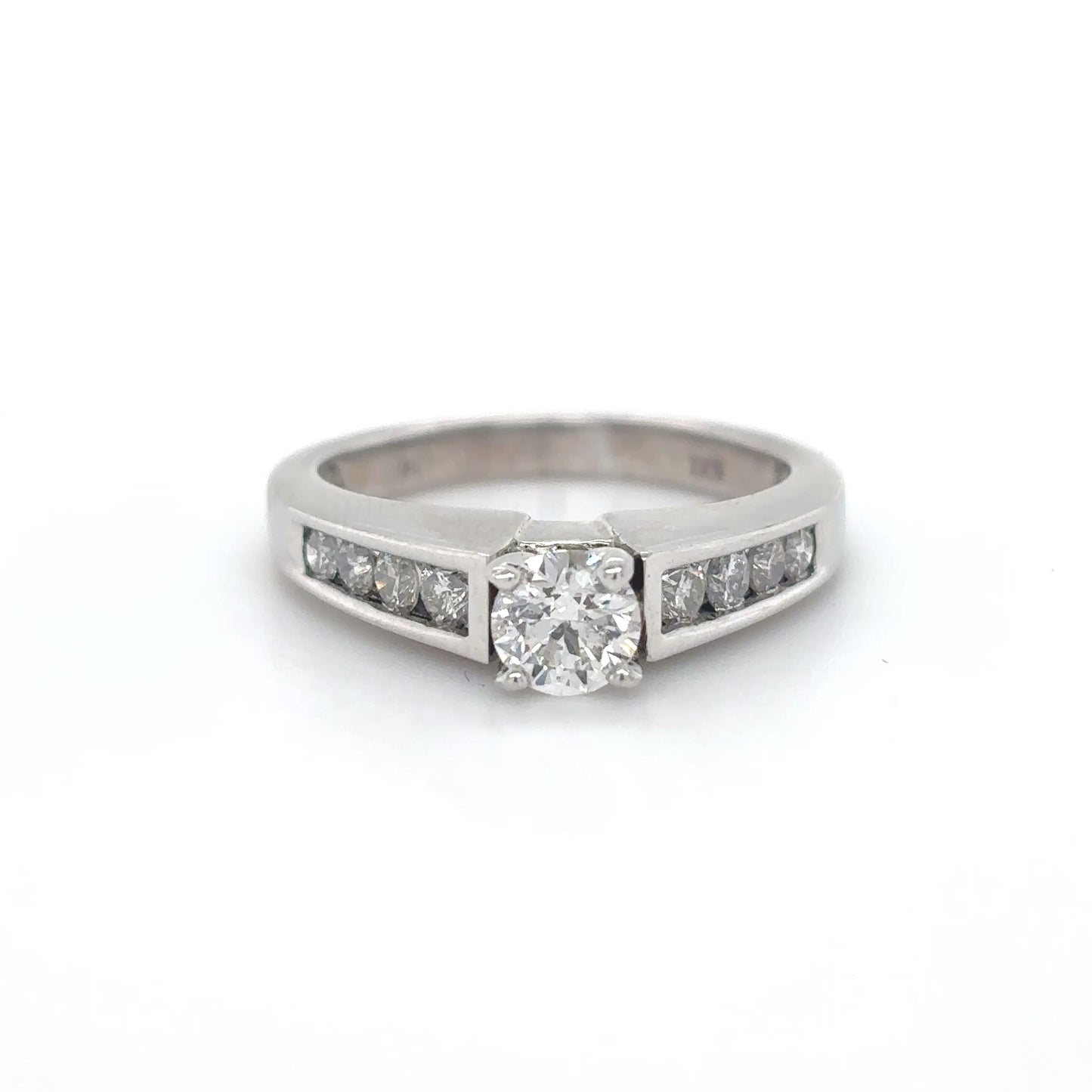 14KW 0.82CTW ROUND DIAMOND ENGAGEMENT RING
