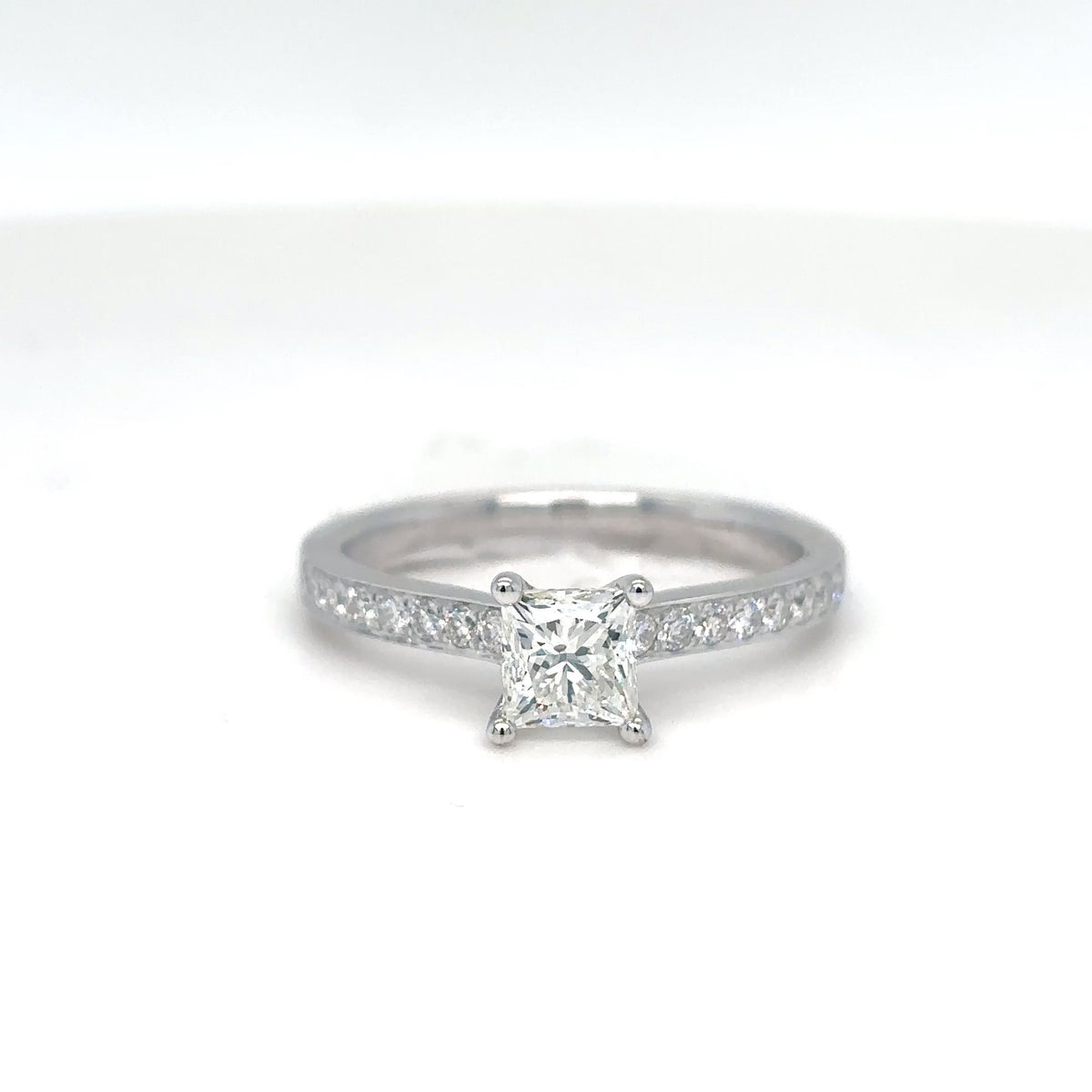 14KW 0.96CTW SQUARE MODIFIED-ROUND BRILLIANT DIAMOND ENGAGEMENT RING I1/I 2.5G