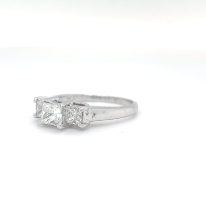 14KW 1.00CTW THREE PRINCESS CUT DIAMOND RING I1/I-J 4.2G