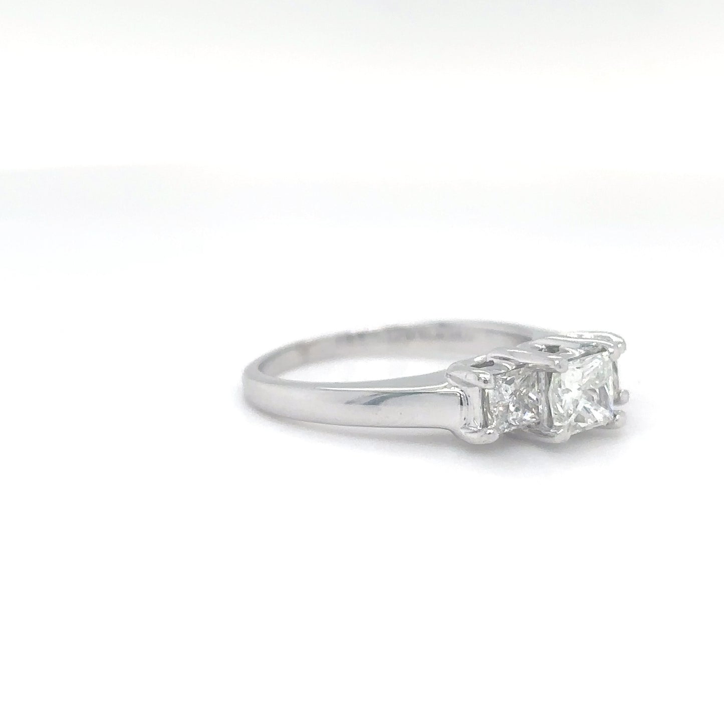 14KW 1.00CTW THREE PRINCESS CUT DIAMOND RING I1/I-J 4.2G