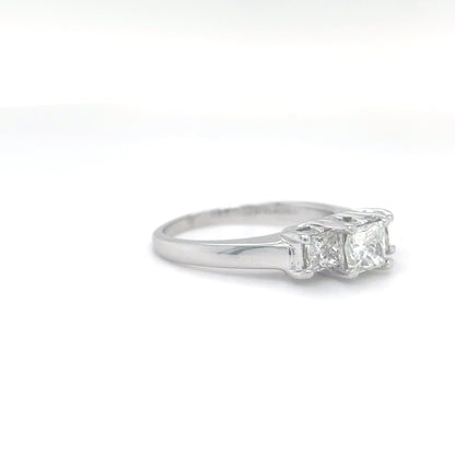 14KW 1.00CTW THREE PRINCESS CUT DIAMOND RING I1/I-J 4.2G