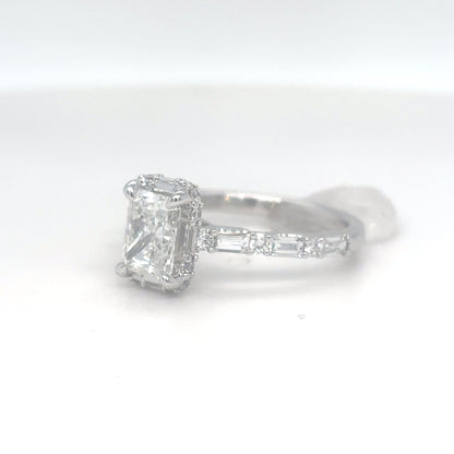 14KW 1.67CTW RADIANT-BAGUETTE-ROUND DIAMOND HALO RING VS1/G 3.0G