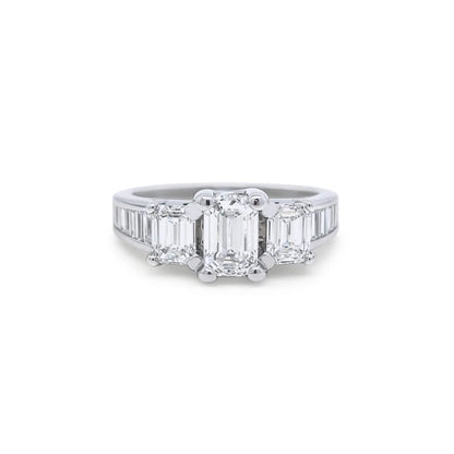 14KW 2.00CTW EMERALD CUT-BAGUETTE DIAMOND RING VS2/H 5.3G