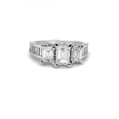 14KW 2.98CTW EMERALD -BAGUETTE DIAMOND RING VVS2/J 5.9G