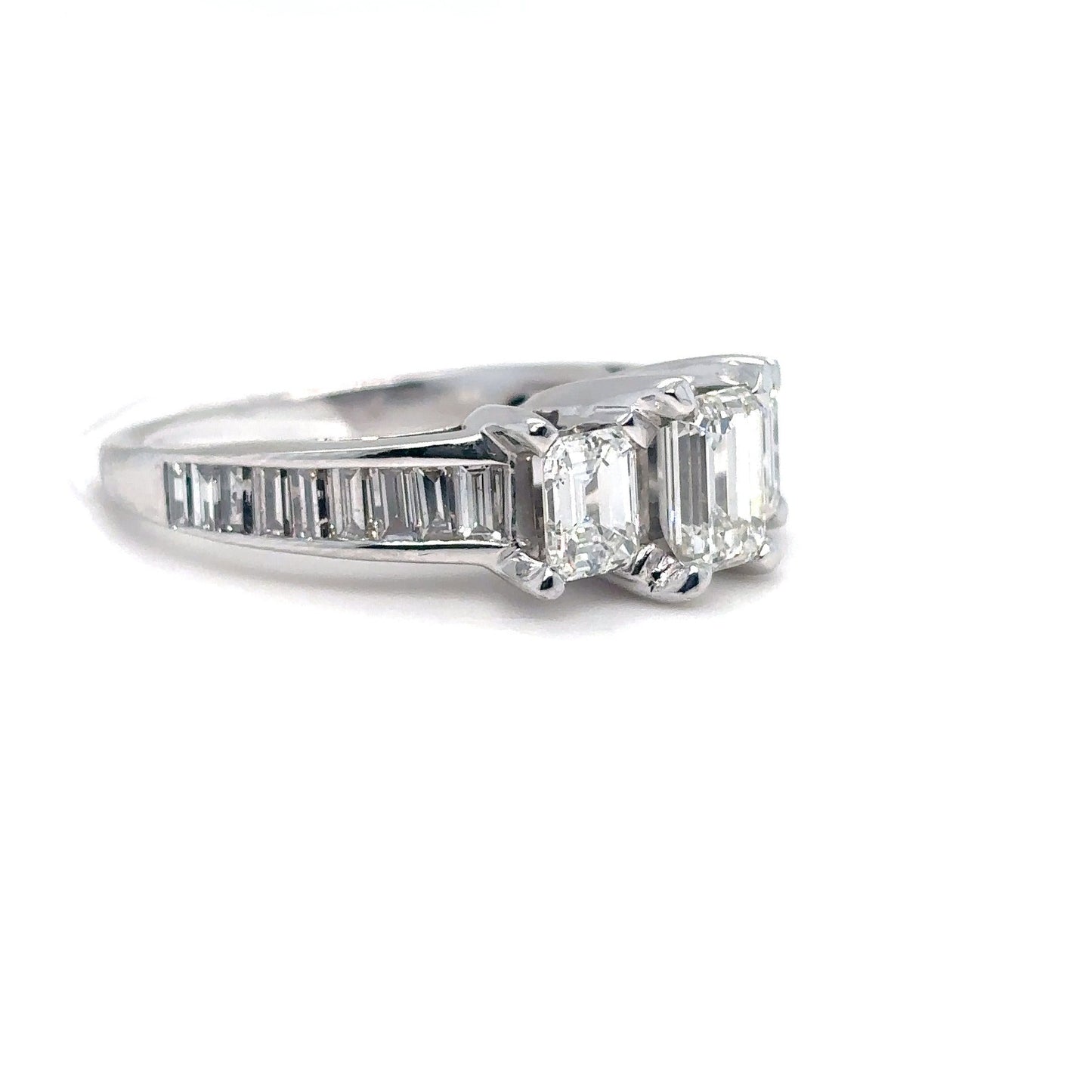 14KW 2.98CTW EMERALD -BAGUETTE DIAMOND RING VVS2/J 5.9G