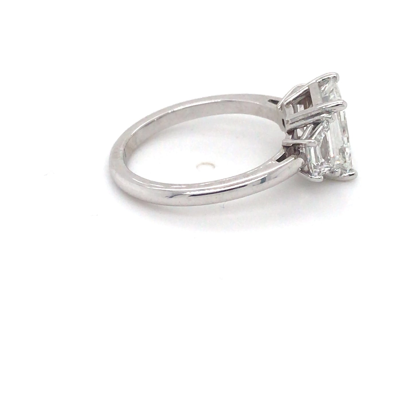 14KW 3.17CTW EMERALD CUT-TRAPEZE DIAMOND ENGAGEMENT RING