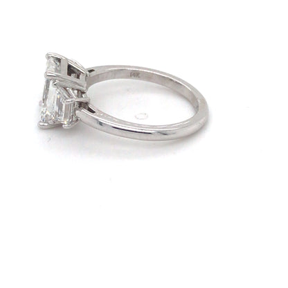 14KW 3.17CTW EMERALD CUT-TRAPEZE DIAMOND ENGAGEMENT RING