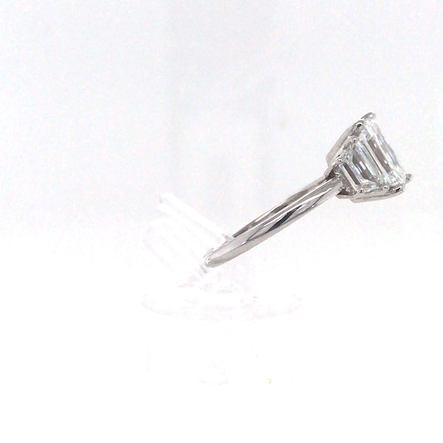14KW 3.17CTW EMERALD CUT-TRAPEZE DIAMOND ENGAGEMENT RING