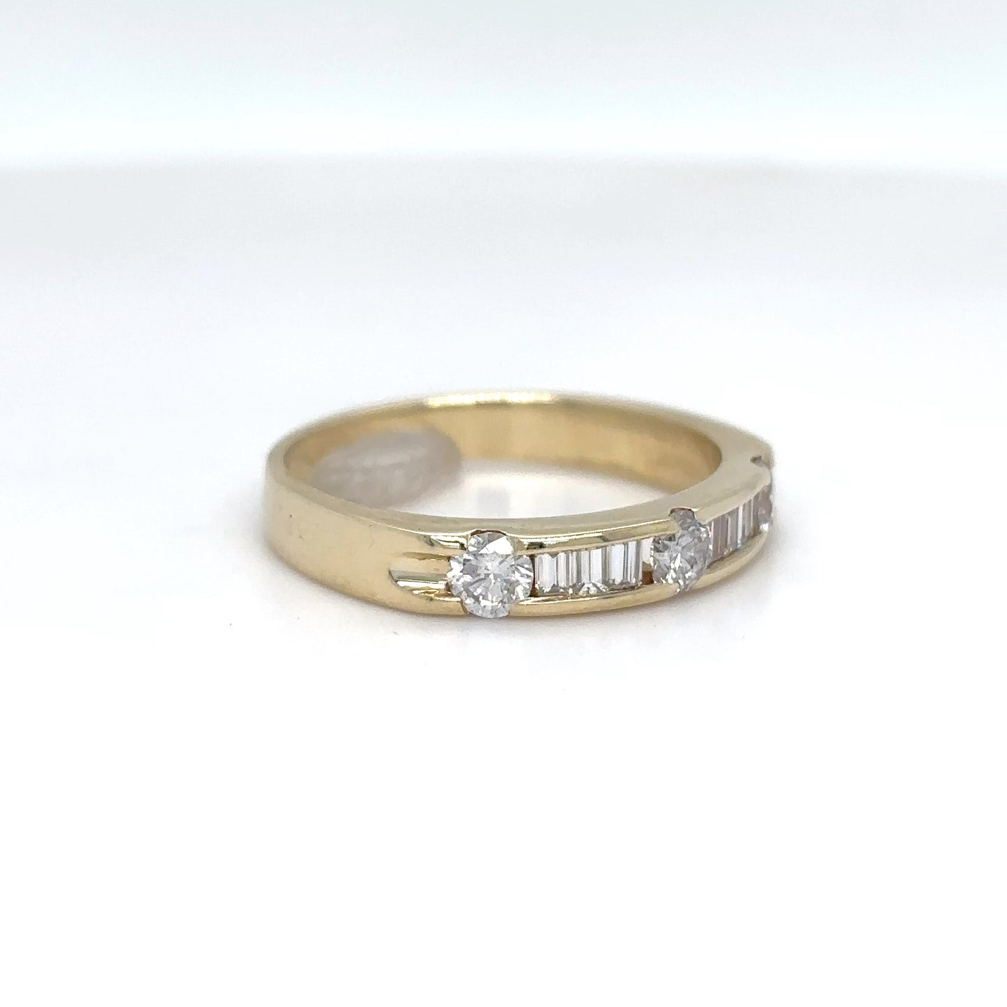 14KY 0.50CTW BAGUETTE-ROUND DIAMOND BAND SI1/G 2.6G