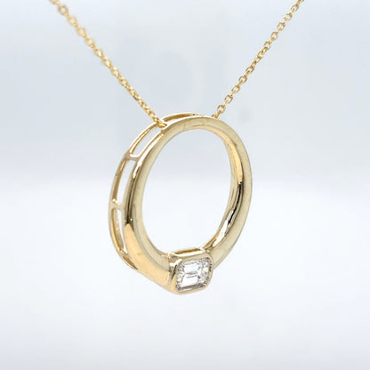 14KY 18" 0.40CT EMERALD CUT DIAMOND CIRCLE PENDANT VS2/G 3.4G