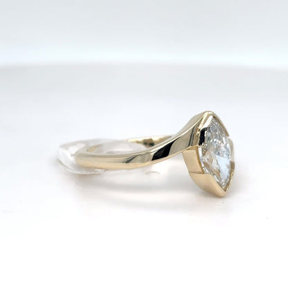 14KY 1.10CT MARQUISE BRILLIANT DIAMOND RING SI1/F 3.8G