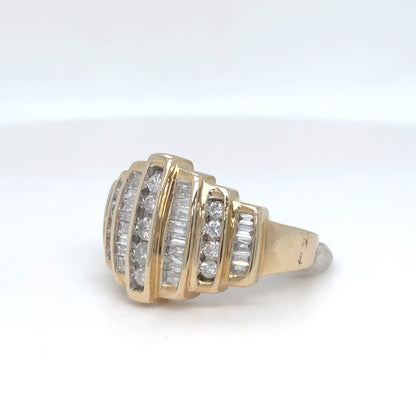 14KY 1.17CTW BAGUETTE-ROUND BRILLIANT DIAMOND FASHION RING SI2-I1/H-I 7.2G