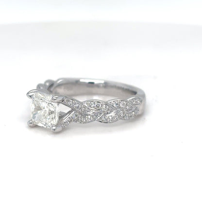 14KY 1.51CTW CUSHION MODIFIED-ROUND BRILLIANT DIAMOND ENGAGEMENT RING VS2/J 4.3G