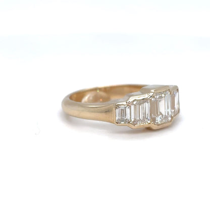 14KY 2.09CTW GRADUATED EMERALD BRILLIANT DIAMOND BAND VS2/G 4.6G