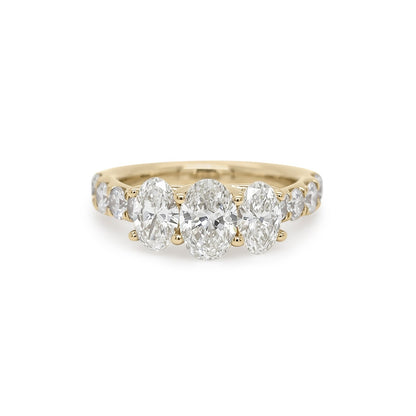 14KY 2.29CTW THREE OVAL-ROUND DIAMOND RING VS1/H-K 5.4G