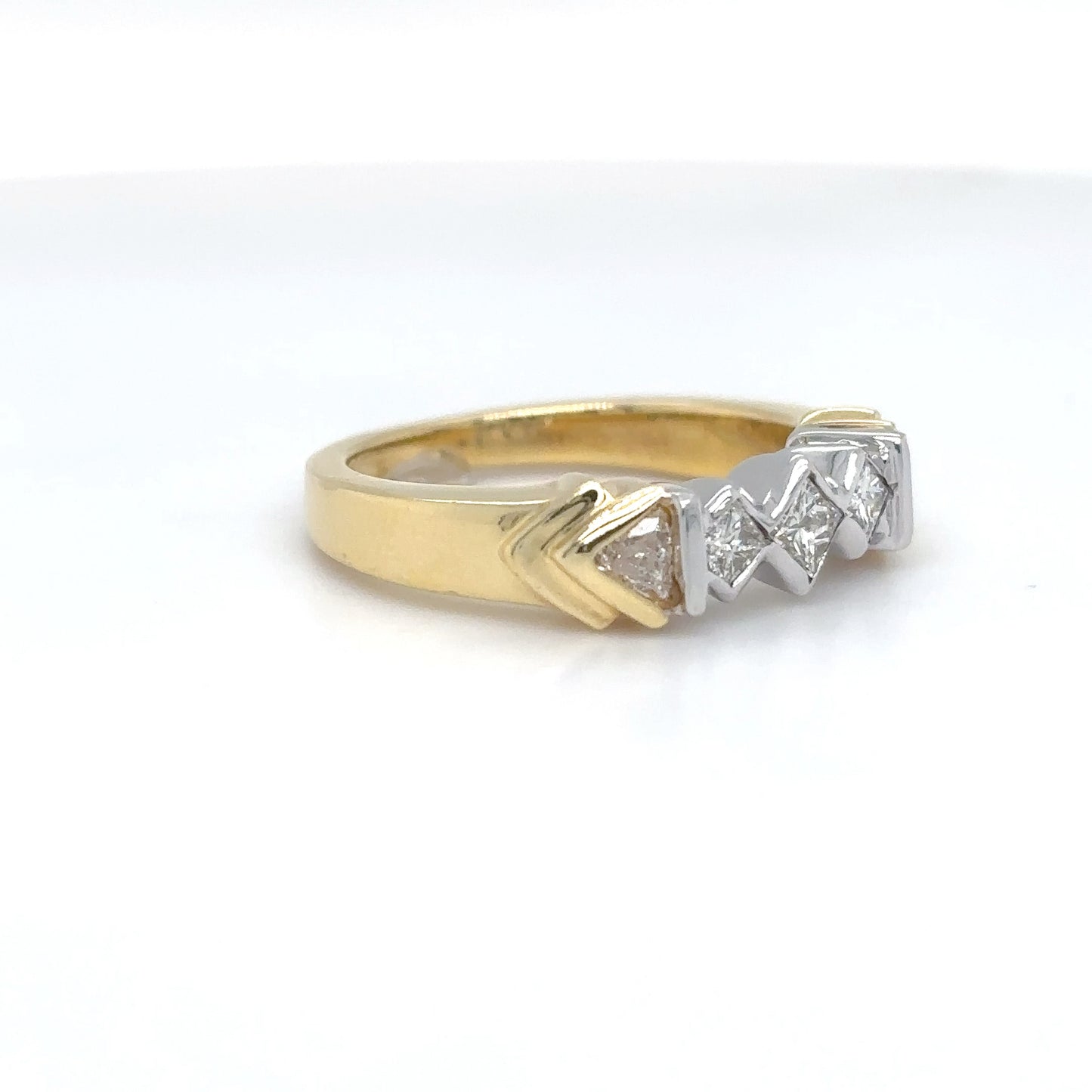 18KTT .29CT PRINCESS-.16CT TRILLION DIAMOND RING VS2/G-H 7.3G