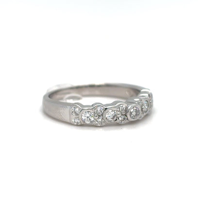 18KW 0.50CTW ROUND DIAMOND BAND VS2/F-G