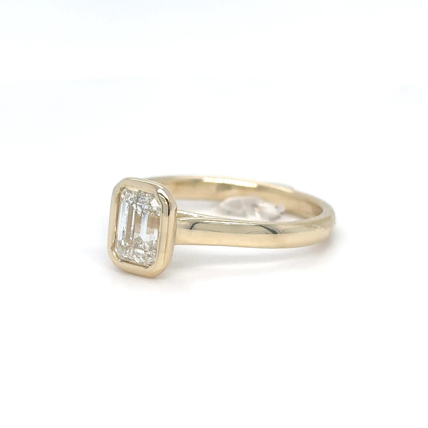 14KY 1.00CT EMERALD CUT DIAMOND BEZEL SOLILITAIRE RING SI2/G 3.0G