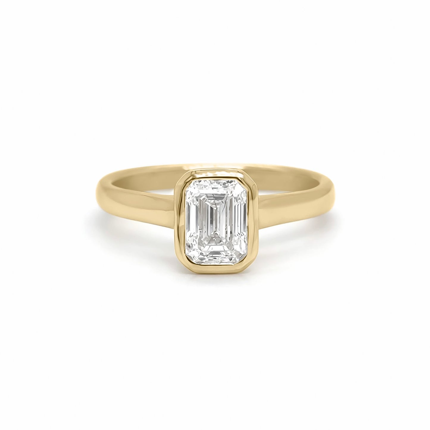 14KY 1.00CT EMERALD CUT DIAMOND BEZEL SOLILITAIRE RING SI2/G 3.0G