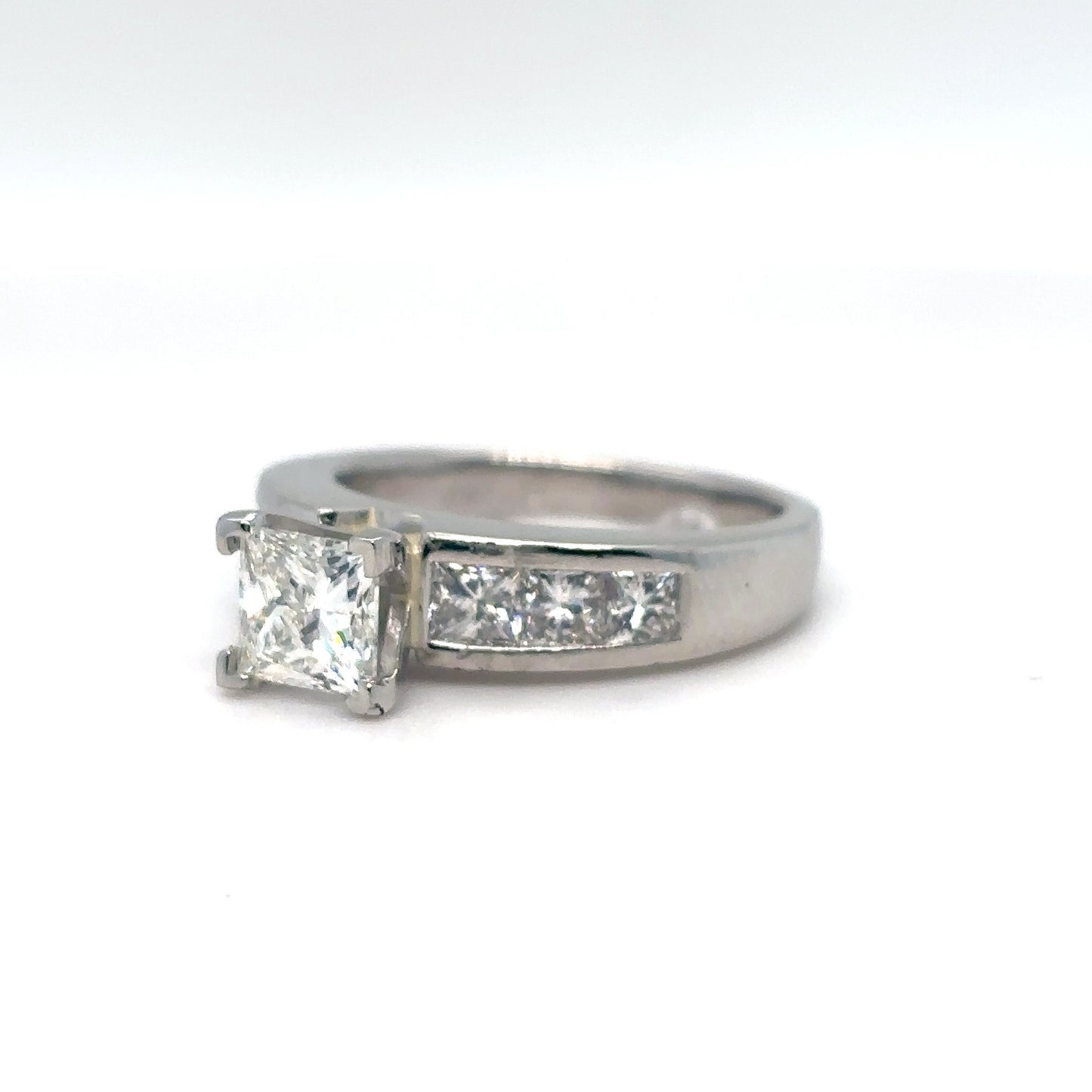 PLAT. 2.12CTW PRINCESS BRILLIANT DIAMOND ENGAGEMENT RING VS2/H 10.1G