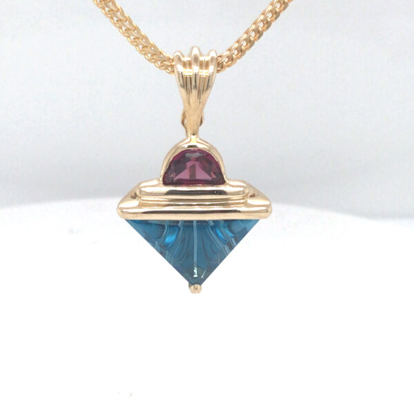 7.53ct Blue Spinel and 7x5mm Rhodolite Garnet Pendant - 14KY