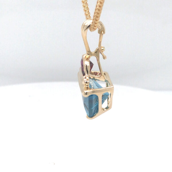 7.53ct Blue Spinel and 7x5mm Rhodolite Garnet Pendant - 14KY - Image 3